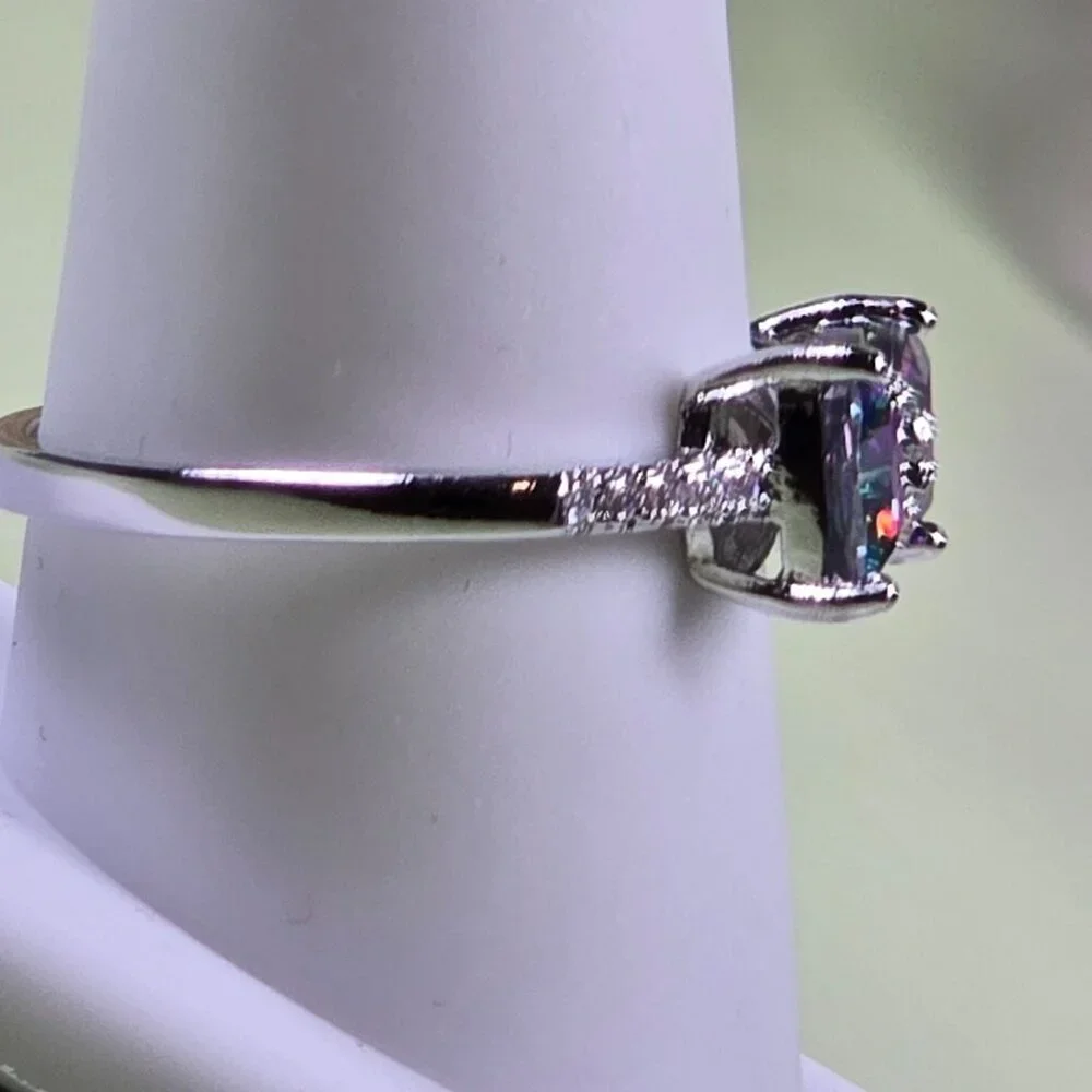 Bowtie-Shaped Ring With‎ Synthetic Mystic Topaz Size 9.75 (NWOT)